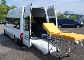 Перевозка тяжелобольных людей по Киеву