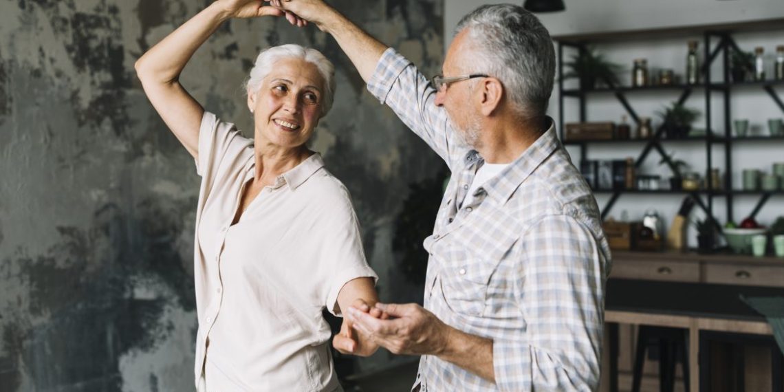 Чому дефіцит кальцію небезпечний для літніх людей?