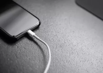 Батарея, яка не підведе: які ціни на смартфони з найкращою автономністю у 2024 році | Економіка