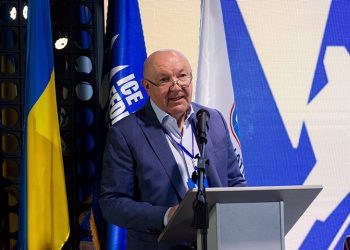Експрезидента ХК «Кременчук» Сергія Мазура обрали головою ФХУ: офіційні ресурси федерації повідомляють про фальсифікацію • Хокей •