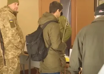 Хто може вручати повістки чоловікам під час мобілізації | Економіка