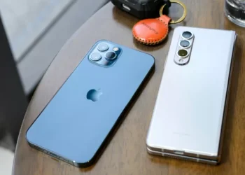 Контакти, фото та файли: як легко перенести дані з Android на iPhone | Економіка