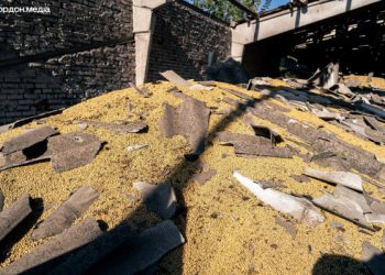 Наслідки ударів керованими авіабомбами по селу Постольне – Суми та область