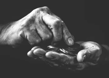 Пенсійні виплати можуть призупинити: про що потрібно вчасно повідомляти ПФУ | Економіка