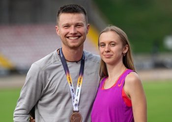 Полтавці Валерія Кравченко та Руслан Калякін здобули медалі на ЧУ з шосейного бігу • Легка атлетика •
