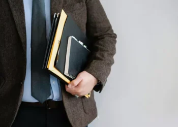 Сплата ЄСВ готівкою: чи є санкції для підприємців з банківськими рахунками | Економіка