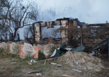 “Уся вулиця горіла”: місцеві жителі розповіли про обстріл села Перемога – Суми та область