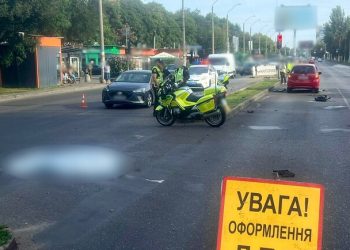 Утром на проспекте Небесной сотни произошло смертельное ДТП