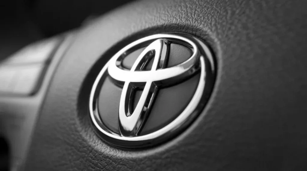 Агресивний вигляд і великий багажник. Як виглядає позашляховик Toyota Corolla – Автоновини