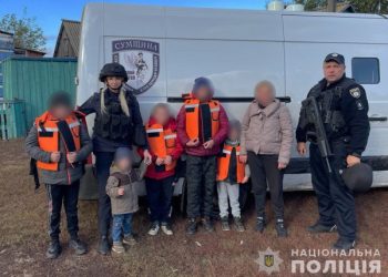 “Білі Янголи” евакуювали з Білопілля три родини з дітьми – Суми та область