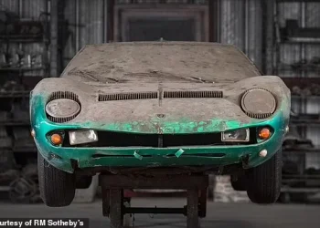 Давно втрачений Lamborghini вартістю 2 мільйони доларів знайдено на звалищі у США – Автоновини