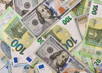 Курс валют в Украине 8 октября 2024 года: сколько стоит доллар и евро