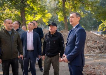 Міністр охорони здоров’я побував у Сумах в лікарні, яка зазнала ударів “Шахедами” – Суми та область