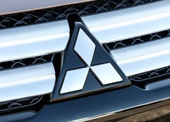 Mitsubishi готує новий семимісний кросовер: перші тизери та подробиці – Автоновини