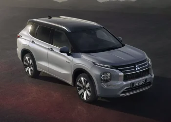 Mitsubishi представила оновлений Outlander з рекордно низькою витратою палива – Автоновини