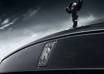 Rolls-Royce представив оновлену версію свого розкішного “Привиду” – Автоновини