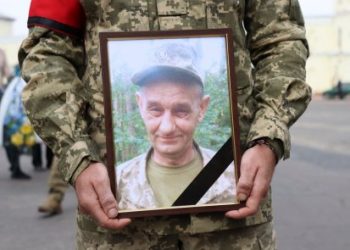 Тростянчани попрощалися із захисником Олександром Парфьоновим, який загинув під Вугледаром – Суми та область