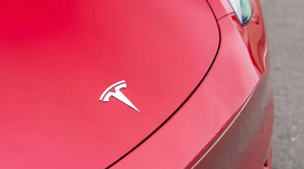 У Китаї помітили Tesla Model Y у новому кузові – Автоновини