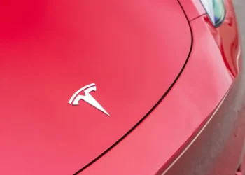 У Китаї помітили Tesla Model Y у новому кузові – Автоновини