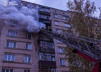 У Шостці гасили пожежу в дев’ятиповерхівці – Суми та область