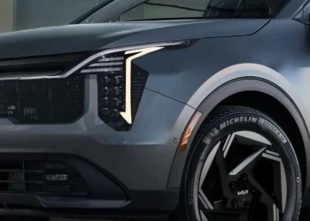 З’явилася перша фотографія салону оновленого Kia Sportage – Автоновини