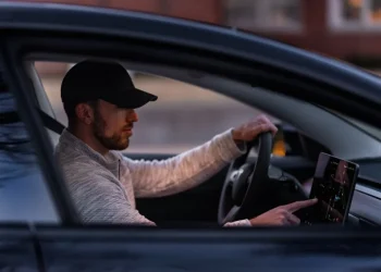 5 автомобільних глюків, про які власники Tesla воліють мовчати – Автоновини