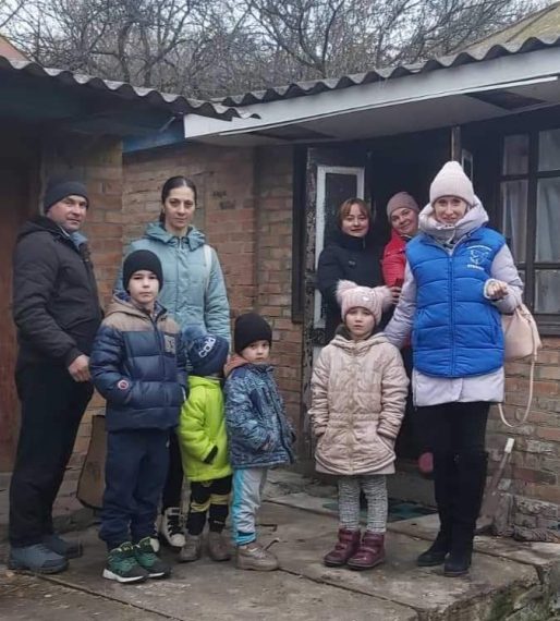 Багатодітна родина з прикордоння знайшла прихисток у Хмелівській громаді – Суми та область