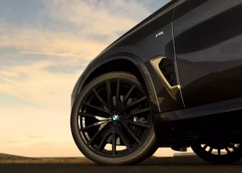 BMW випустить спеціальну спецверсію кросовера X5 – Автоновини