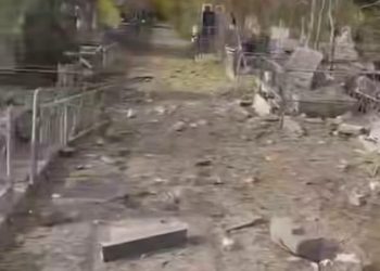 Из-за ракетного удара по Одессе пострадало Таировское кладбище: 19 могил полностью разрушены