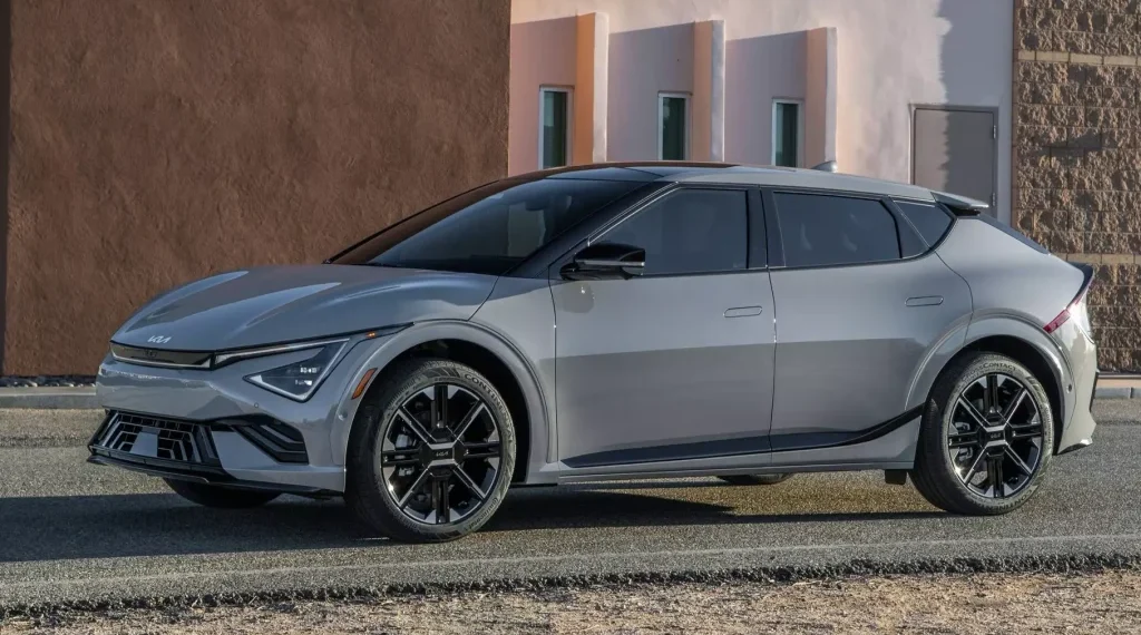 Kia представила EV6 – оновлений електричний кросовер з віртуальною коробкою передач – Автоновини