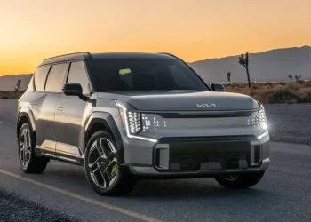 Kia представила EV9 GT – трирядний електрокросовер з характером спорткара – Автоновини