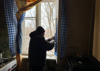 Мешканці Шостки – про ракетний удар: “Всі вікна повибивало” – Суми та область