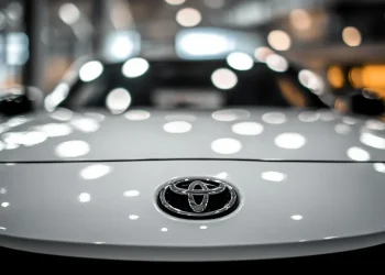 Новий сімейний електрокросовер Toyota розсекретили до презентації – Автоновини