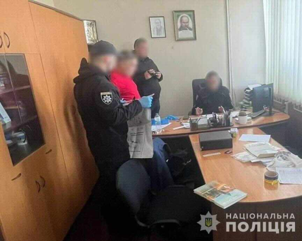 Охтирський медик-колекціонер: як у одного керівника лікарні знайшли не лише талони на бензин, а й гранатометний боєприпас – Суми та область
