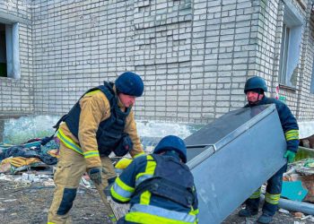 Рятувальники допомагають глухівчанам оговтатись від ворожого удару – Суми та область
