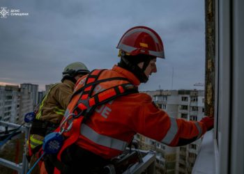 Рятувальники повідомили про хід відновлювальних робіт на місці ворожого удару в Сумах – Суми та область