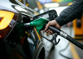 Власники яких 3 автомобілів витрачають найбільше грошей на пальне – Автоновини