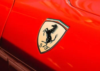 Знають одиниці. Що означає логотип Ferrari і чому на ньому є кінь – Автоновини