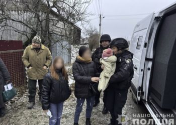 “Білі янголи” евакуювали з Ворожби маму з немовлям – Суми та область