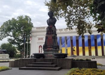 Депутаты одесского городского совета поддержали снос Пушкина и ряда памятников