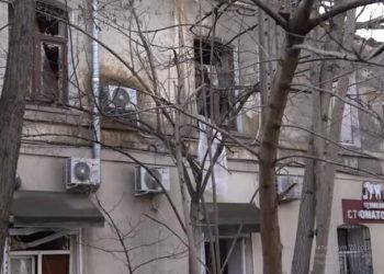 Хотели заработать: в Одессе разорвали тендер на ремонт поврежденного ракетным ударом дома