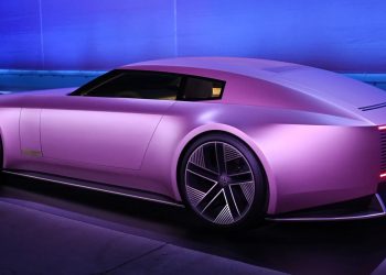 Jaguar Type 00: «Рожевий бетмобіль» показали на реальних фото – Автоновини