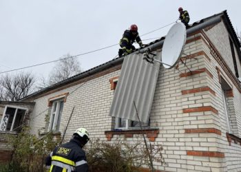 “Як гупнуло, думаю, убило”. Що розповіли очевидці російського удару по Ромнах – Суми та область