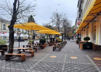На Дерибасовской горел закрытый на реконструкцию МакДональдс
