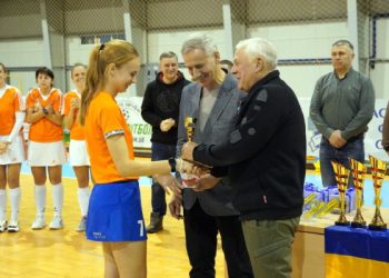 На Сумщині відбувся Різдвяний турнір з хокею на траві в приміщенні серед жіночих команд – Суми та область