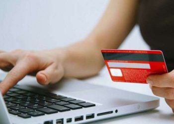 Охтирчанка хотіла продати взуття, натомість втратила 38 тисяч гривень – Суми та область