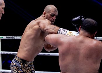 Полтавець Олег Приймачов переміг марокканця на турнірі Glory Collision 7 • Кікбоксинг •
