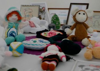 «Святкове розмаїття»: у Шостці відкрили виставку робіт вихованців творчих гуртків – Суми та область