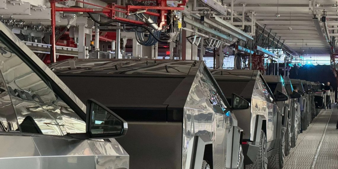 Tesla припинила виробництво Cybertruck – Автоновини