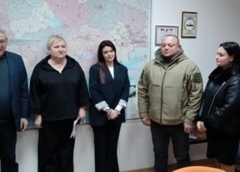 У Шостці вперше ключі від квартири отримала родина переселенців – Суми та область